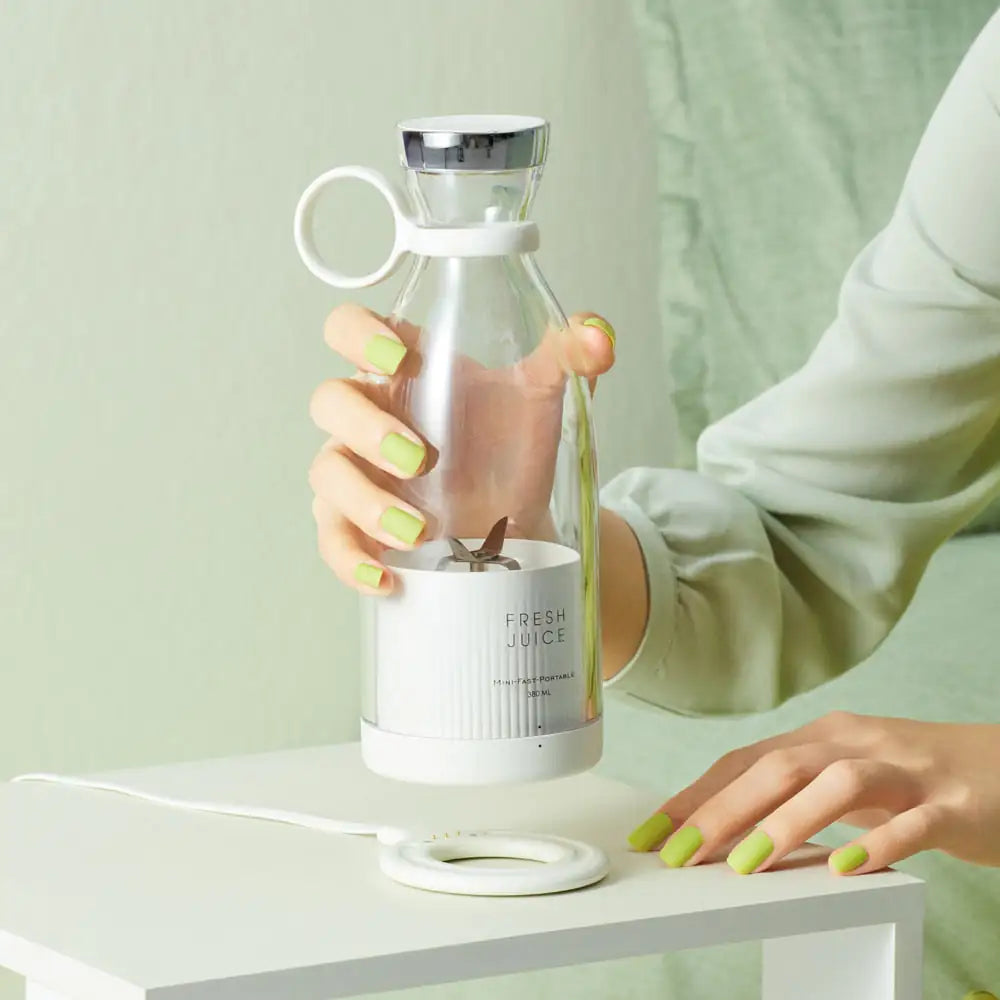 Bloom Aura™ Portable Blender Bottle/Magnetic Charger